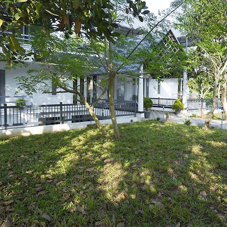 Hotel Bamboo Creak Thekkady Esterno foto